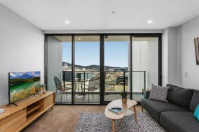 MadeComfy Modern 2-Bed Canberra City Apartment